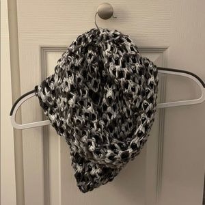Knit Infiniti Scarf